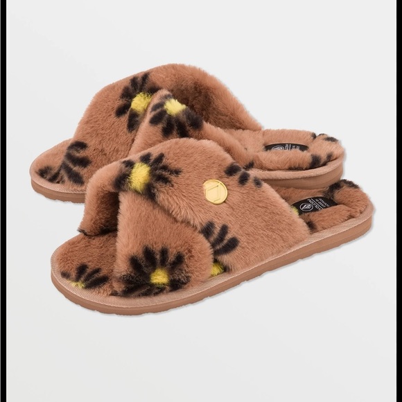 Volcom Lived in Lounge Faux‎ Fur Slide Sandals - Picture 1 of 15